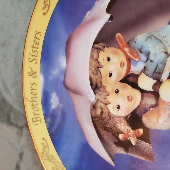 M.J. Hummel Numbered Plate - Picture 2 of 5